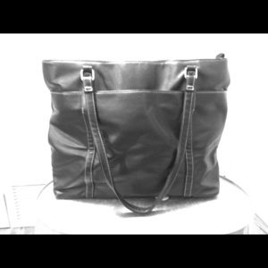 Large bag, w/ laptop sleeve, fits 15 inch laptop